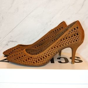Schutz Scarpin Laser Cut Pumps - Biscuit
